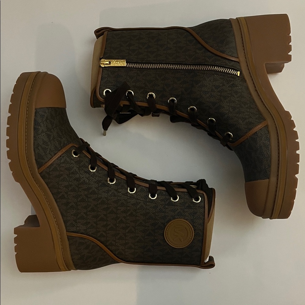 Michael Kors Corey mini MK logo boots, Luxe, brown - Picture 5 of 11